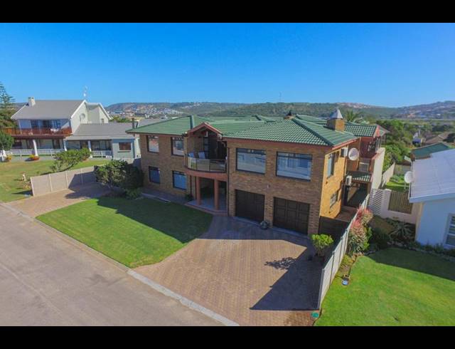 7 BEDROOM HOUSE FOR SALE IN BAY VIEW